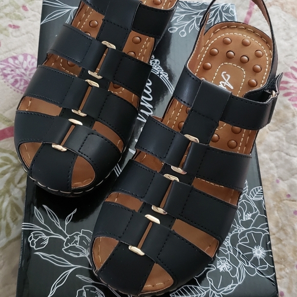 Atalina Shoes - Women sandals black